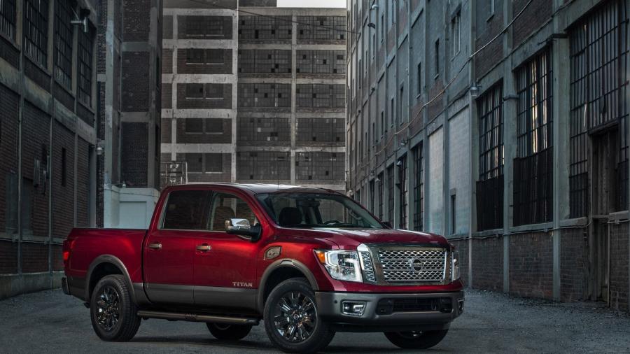 Nissan Titan Crew Cab XD Platinum Reserve 2015 года  (фото 9 из 33)